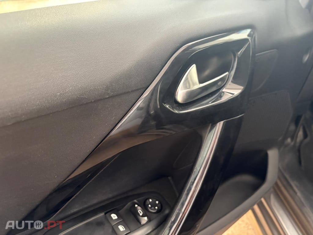 Peugeot 208 1.6 BlueHDi Style