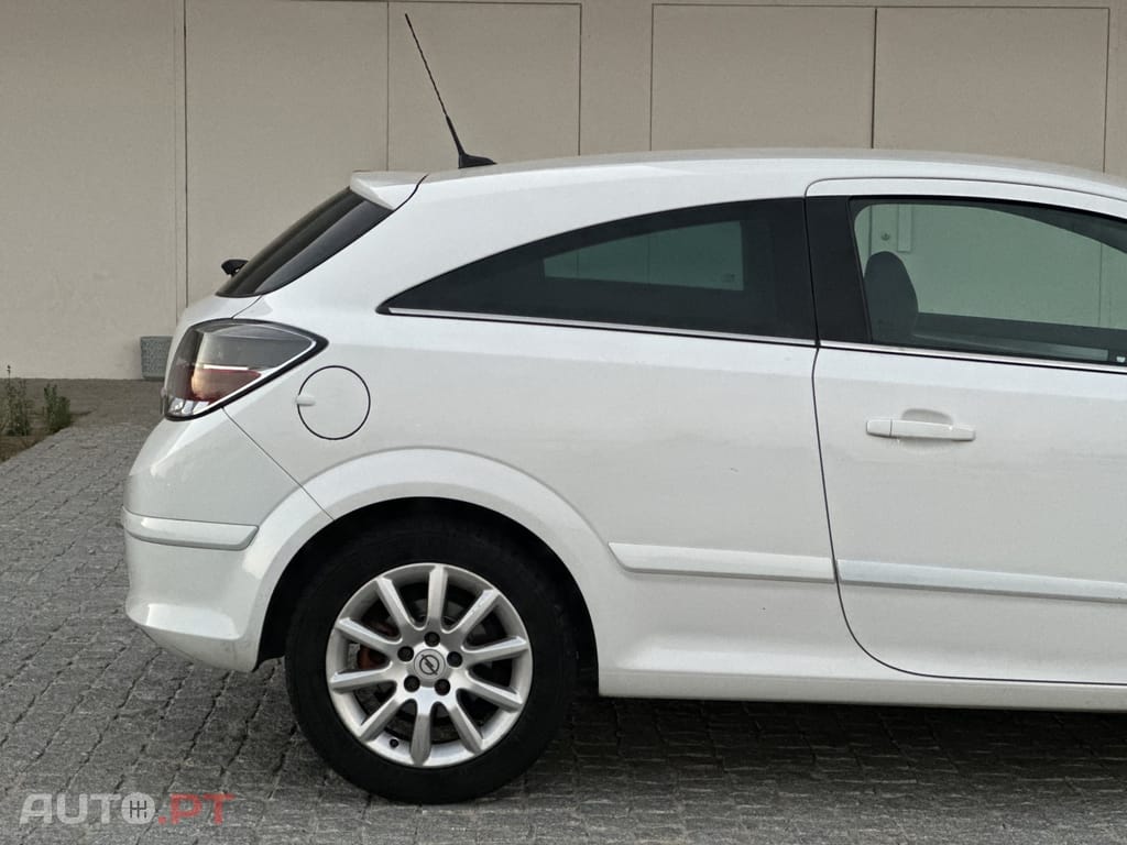 Opel Astra GTC 1.7 CDTI DPF Sport