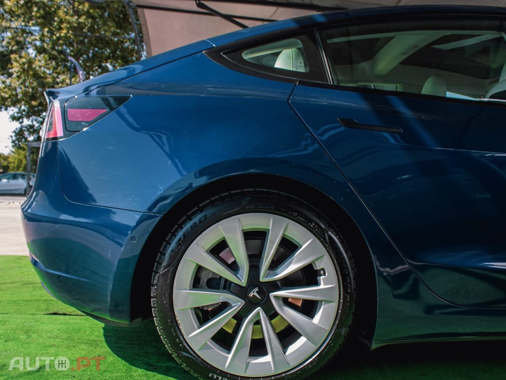 Tesla Model 3 Standard Range Plus RWD