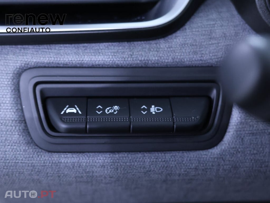 Renault Clio 1.0 Tce Evolution — fotografia 16