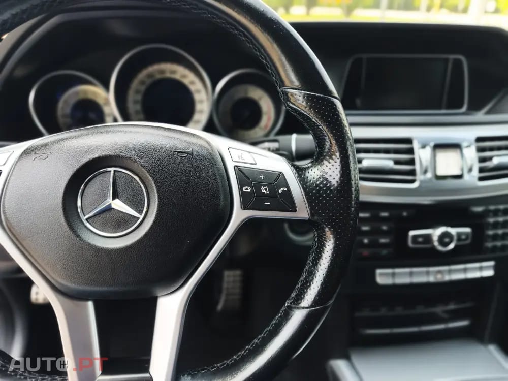 Mercedes-Benz E 220 CDI DPF BlueEFFICIENCY 7G-TRONIC Avantgarde
