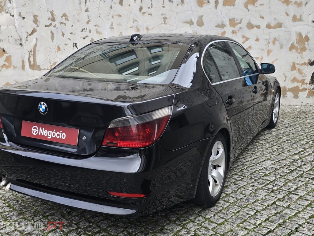BMW 530 Sedan