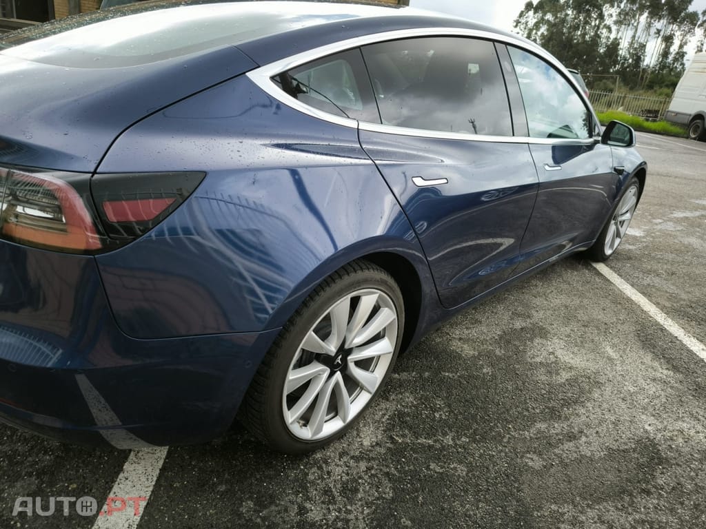 Tesla Model 3 Long Range AWD Dual Motor