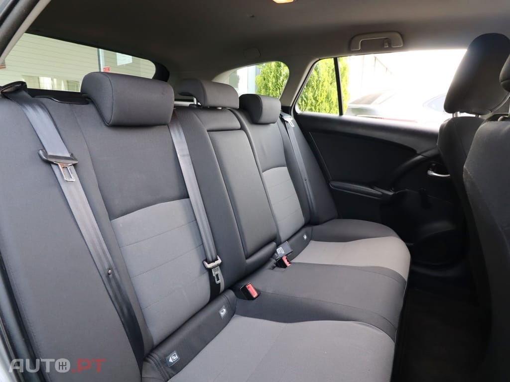 Toyota Avensis Touring Sports 1.6 D-4D Comfort