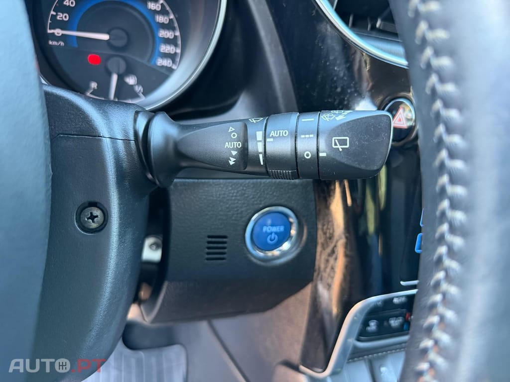 Toyota Auris 1.8 HSD Comfort +P.Sport+Navi