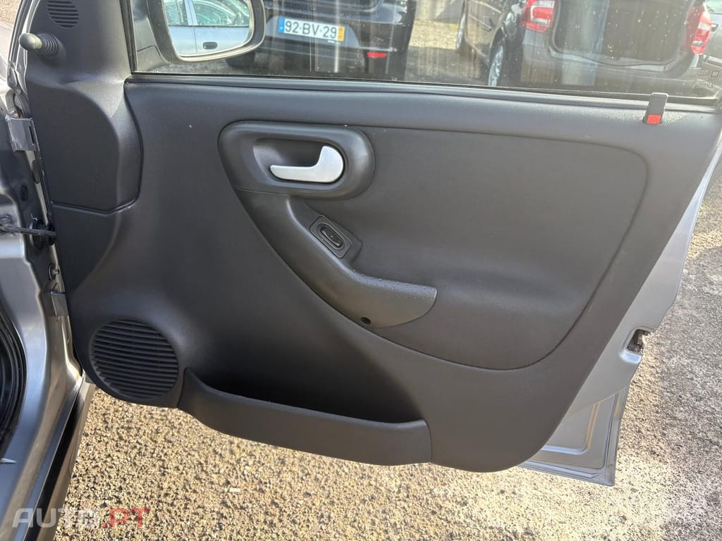 Opel Corsa 1.2 16V Enjoy