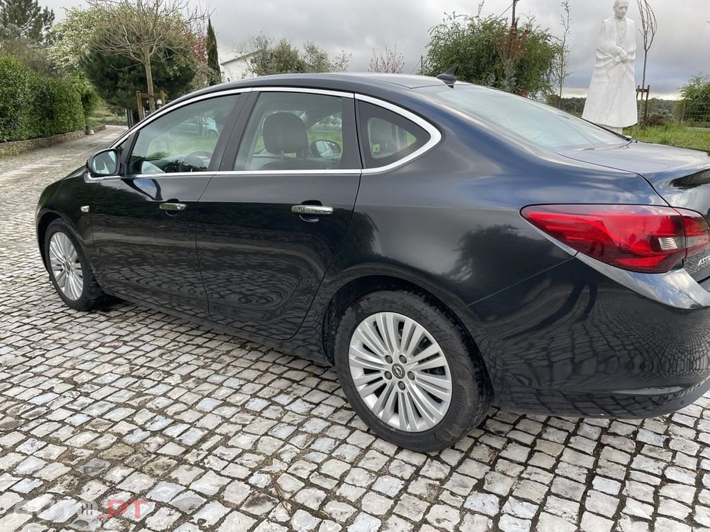 Opel Astra 1.7 CDTi Cosmo Start/Stop