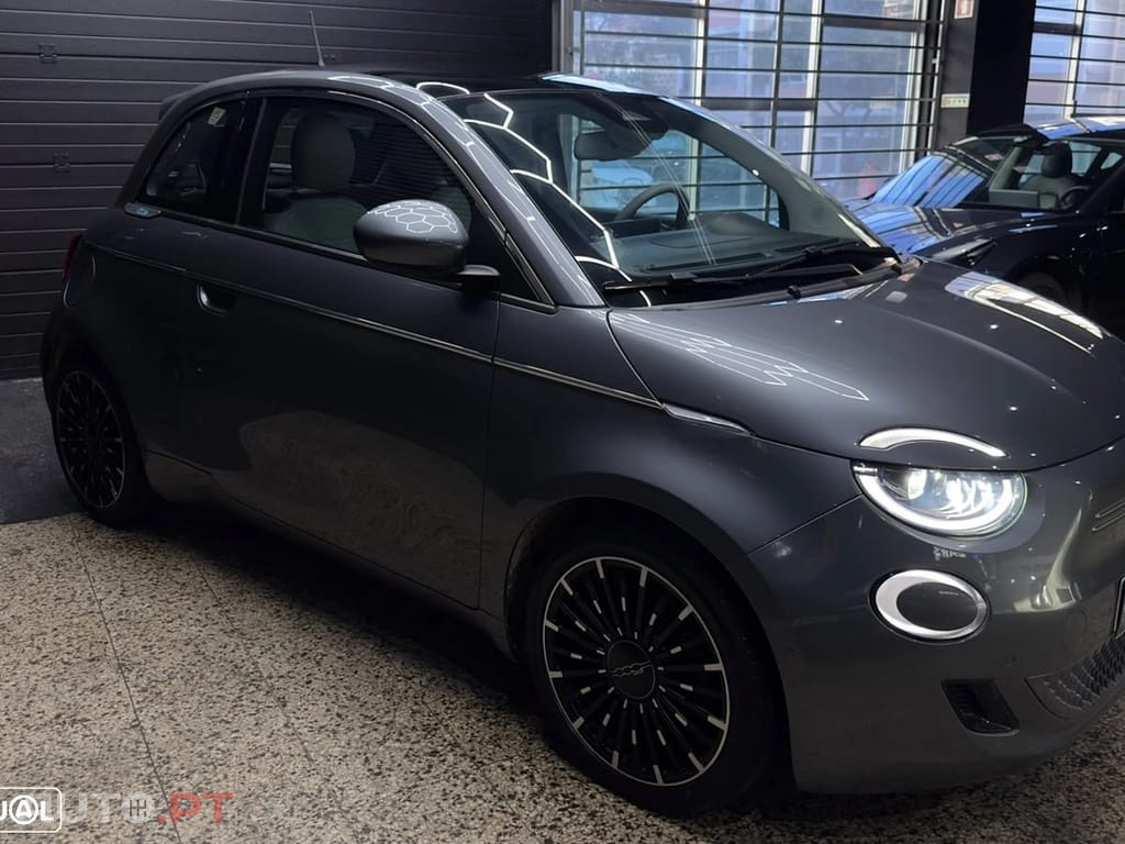 Fiat 500e La Prima