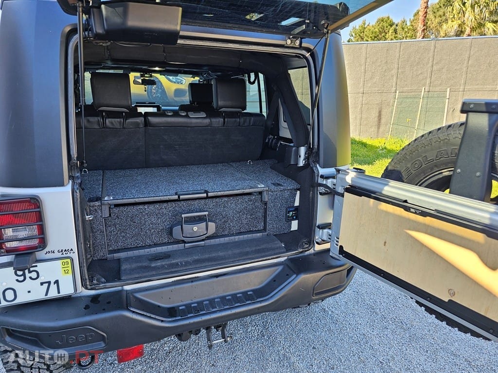 Jeep Wrangler 2.8 CRD ATX Sahara Limited