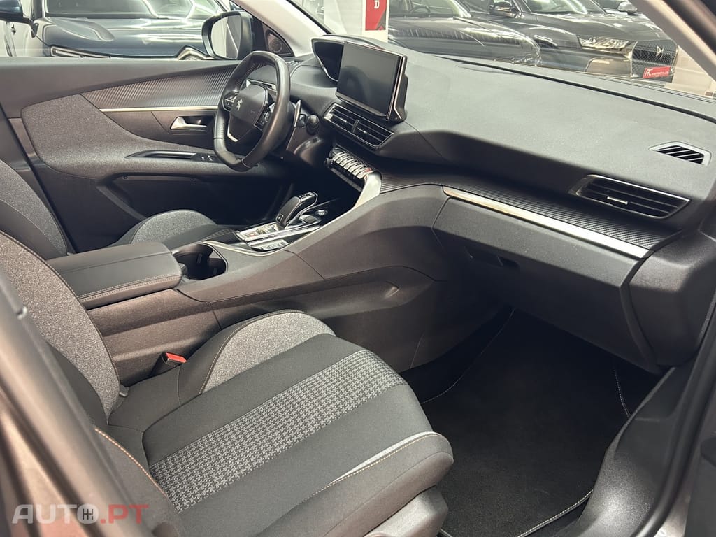 Peugeot 3008 1.2 PureTech Allure EAT8