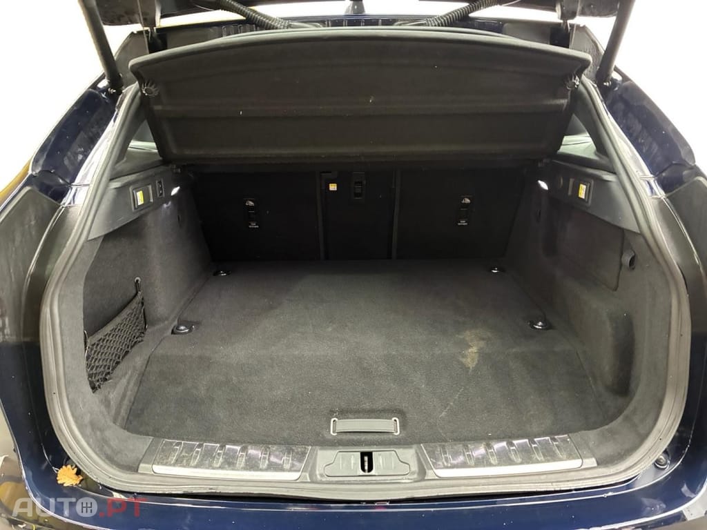 Jaguar F-Pace 2.0 P400e AWD R-Dynamic SE