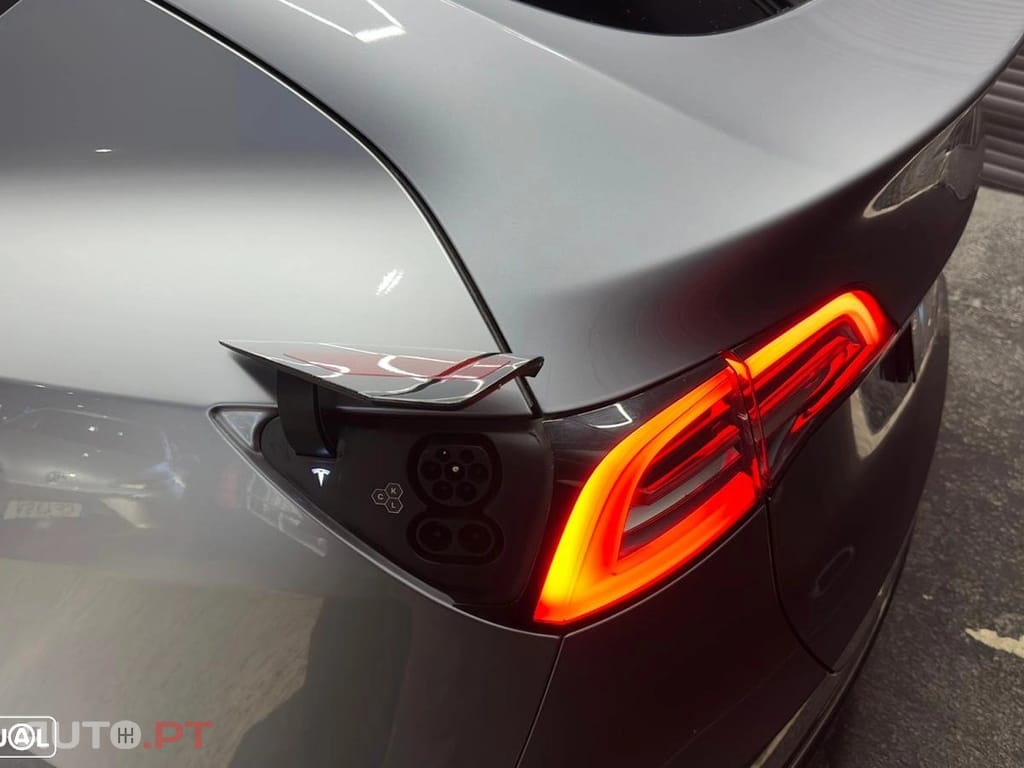 Tesla Model Y Long Range Tração Integral