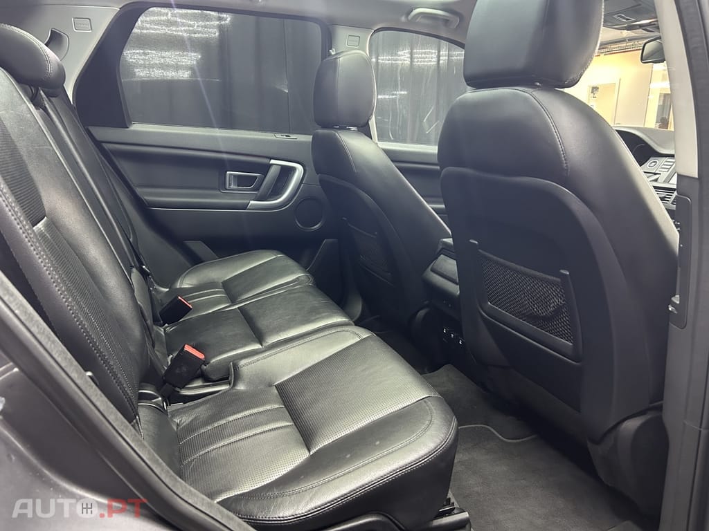 Land Rover Discovery Sport 2.0 D AWD SE