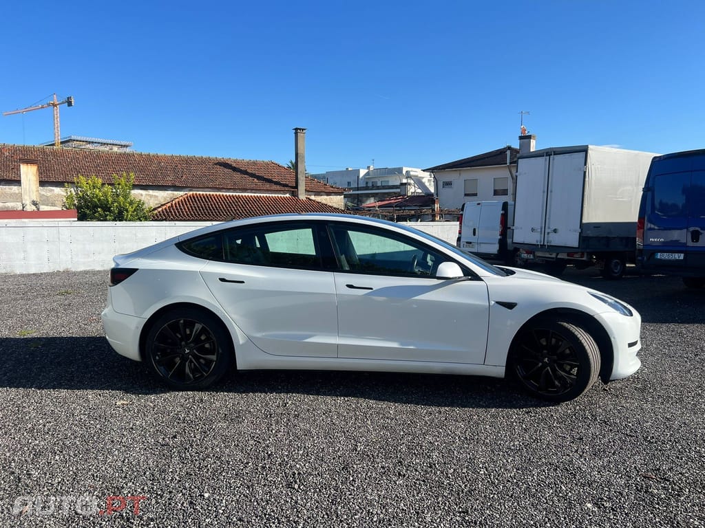 Tesla Model 3 Tração Traseira