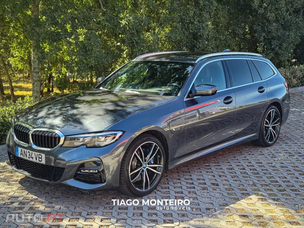 BMW 330 e Pack Desportivo M Auto