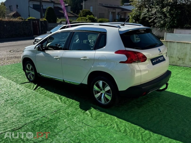 Peugeot 2008 1.2 PureTech Allure