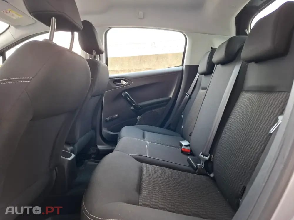 Peugeot 208 1.5 BlueHDi Active