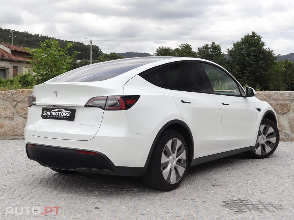 Tesla Model Y Long Range Dual Motor AWD