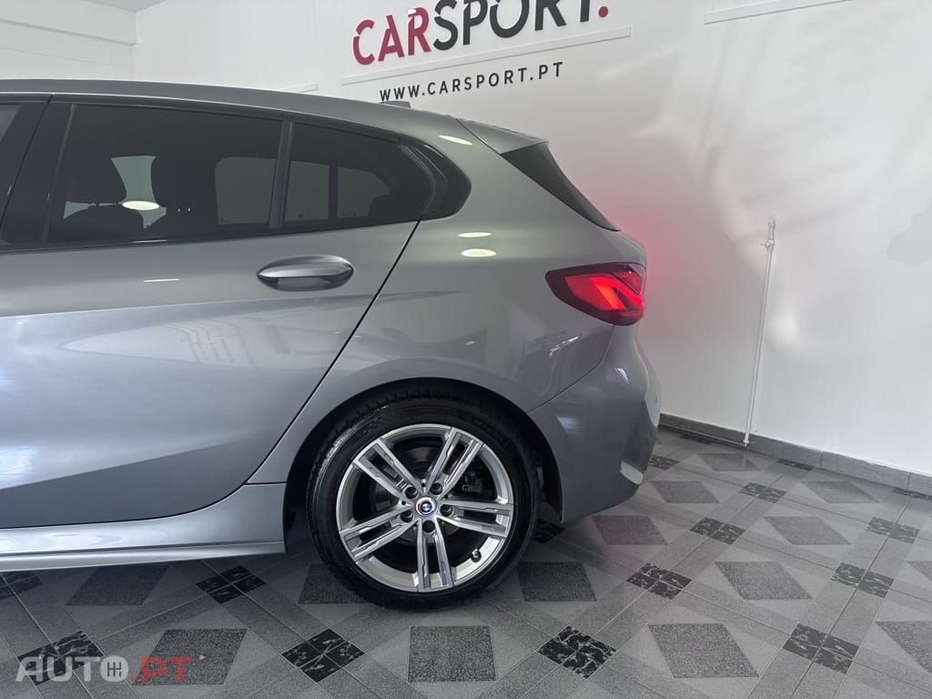 BMW 116 d Pack Desportivo M Auto