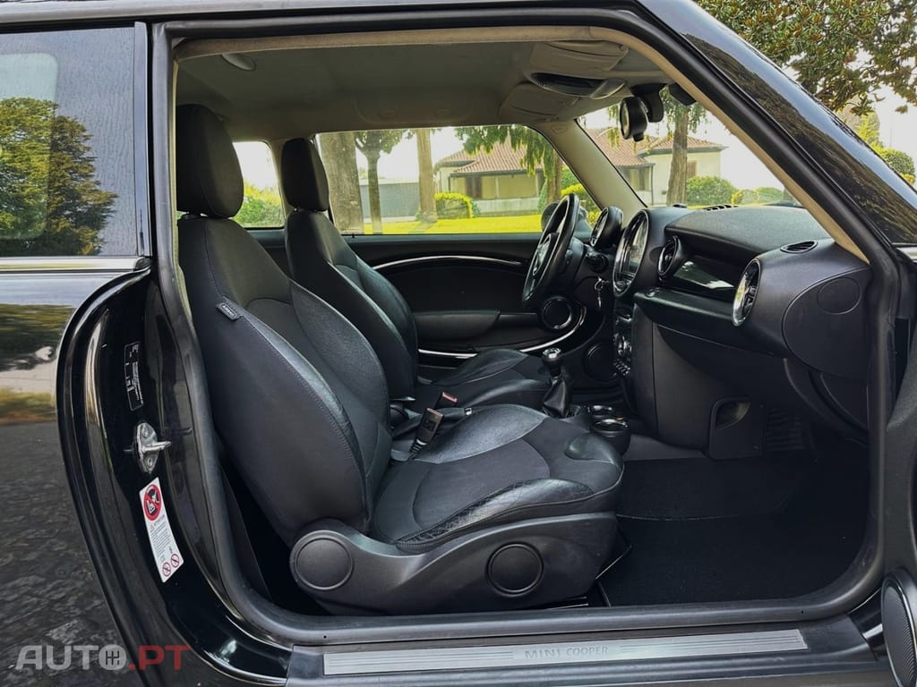 MINI Cooper Cooper D