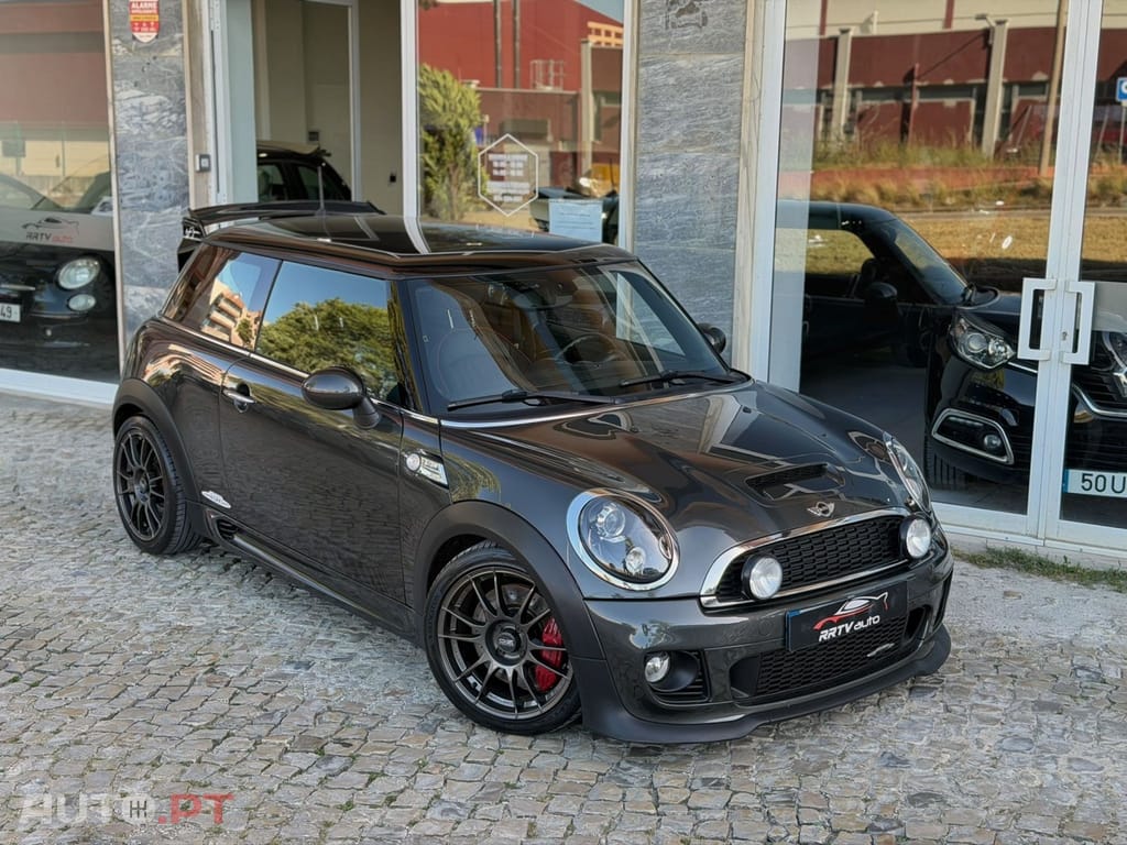 MINI Cooper John Cooper Works