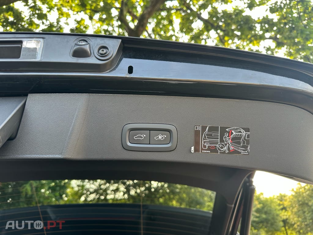 Volvo XC40 1.5 T5 PHEV Plus Dark