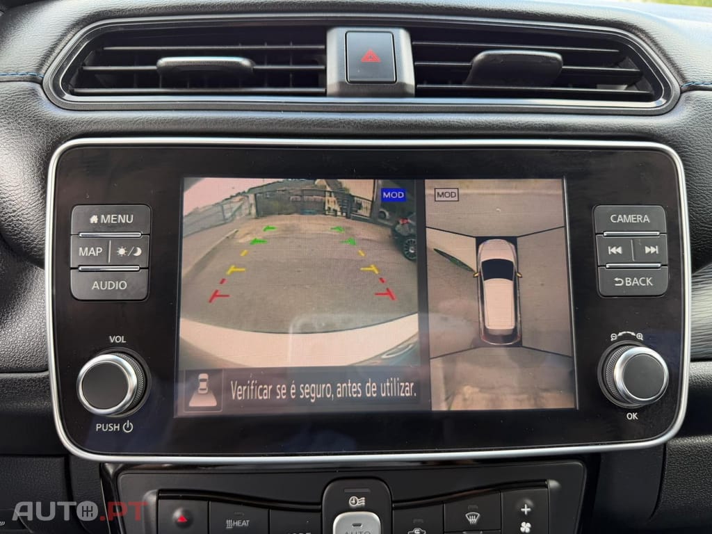 Nissan Leaf N-Connecta Two Tone