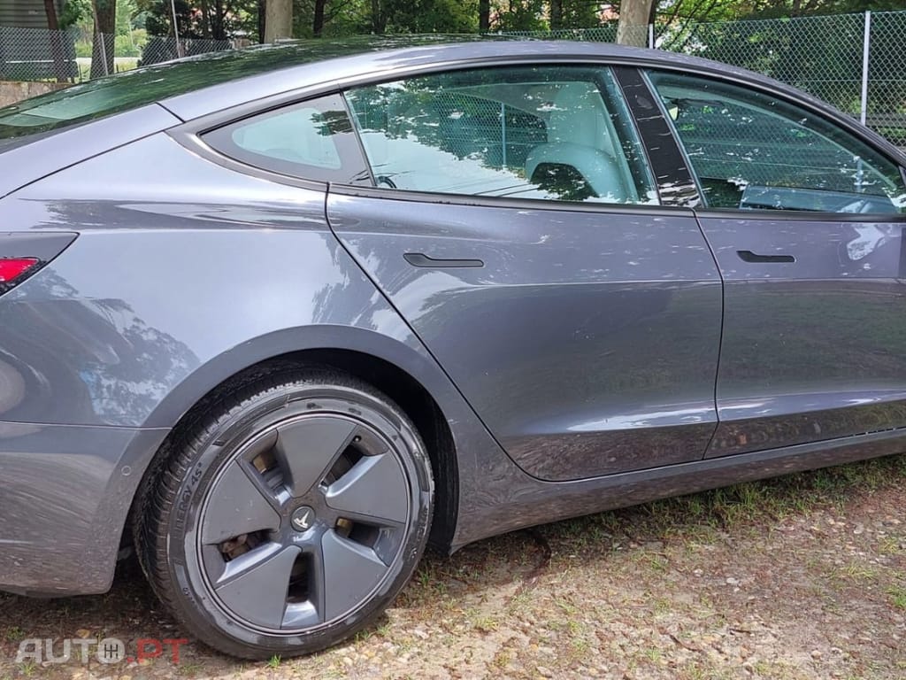 Tesla Model 3 Long-Range Dual Motor AWD