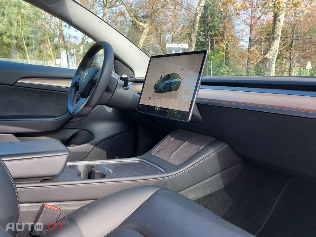 Tesla Model 3 Standard Range Plus RWD