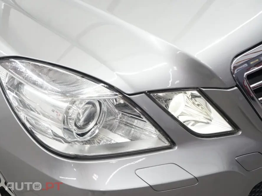 Mercedes-Benz E 220 CDi Avantgarde BlueEfficiency Auto