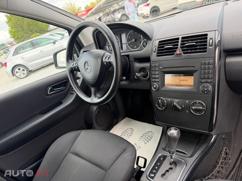 Mercedes-Benz A 160 Outro
