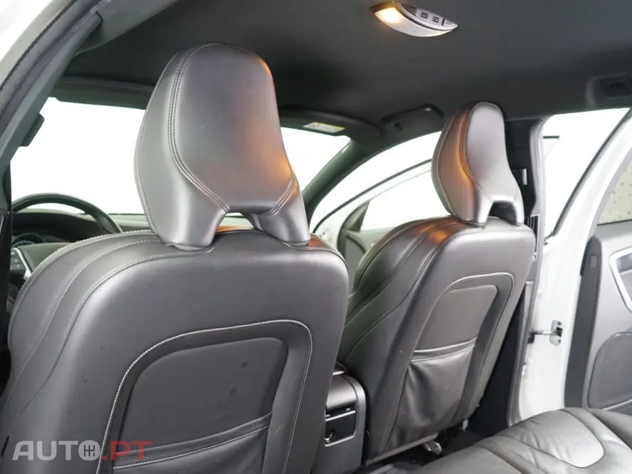 Volvo V60 2.4 D6 R-Design AWD Phev