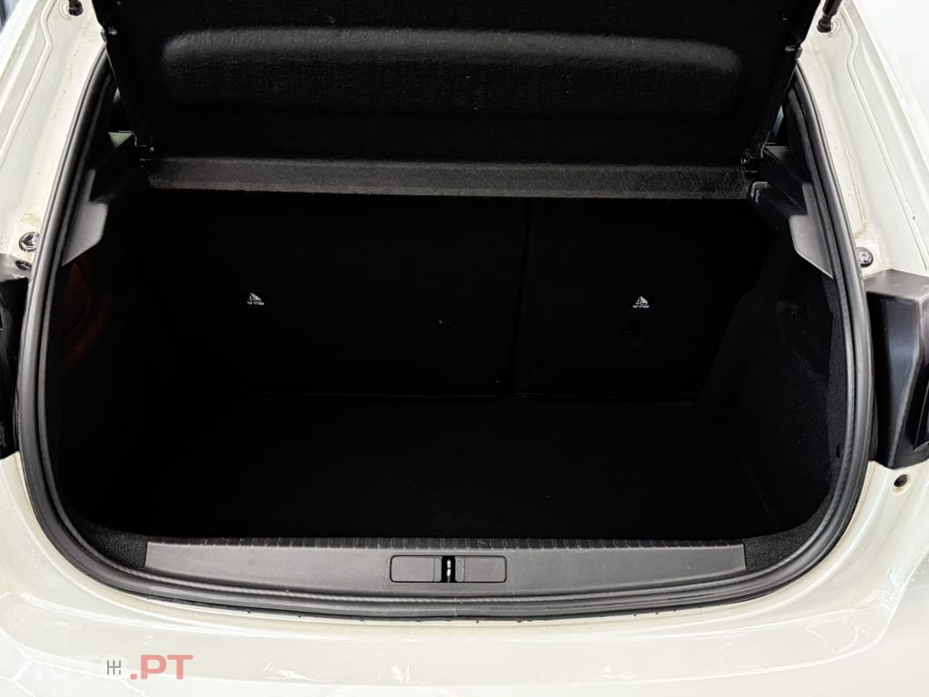 Peugeot E-208 50 kWh Allure Pack