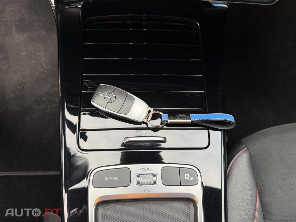 Mercedes-Benz A 250 e AMG Line