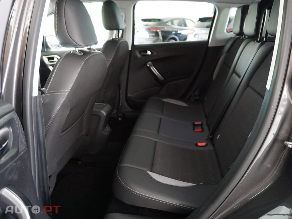 Peugeot 2008 1.2 PureTech Allure EAT6