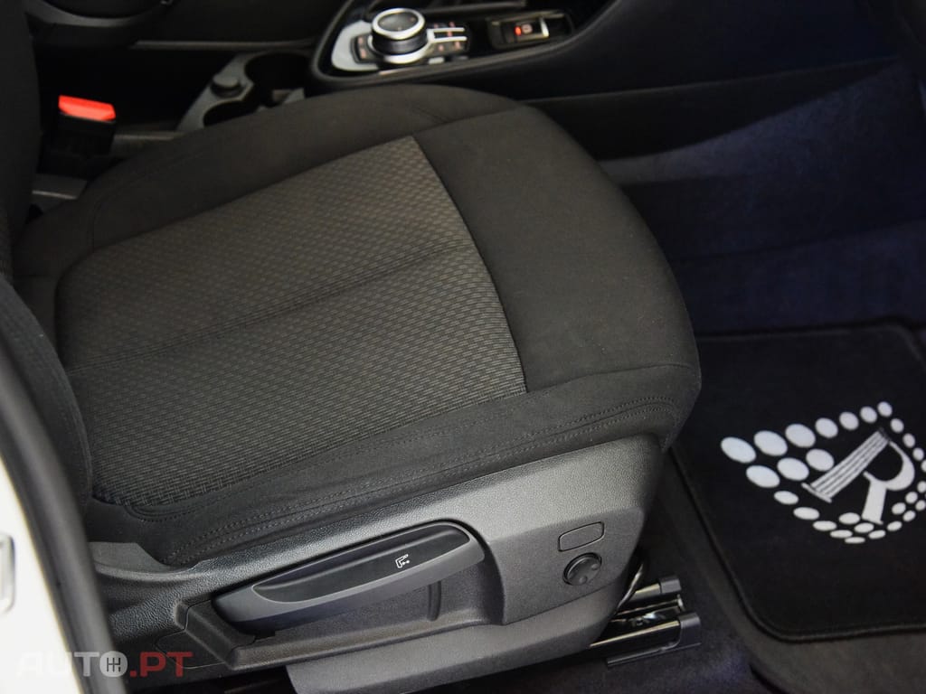 BMW 216 i 7L Advantage
