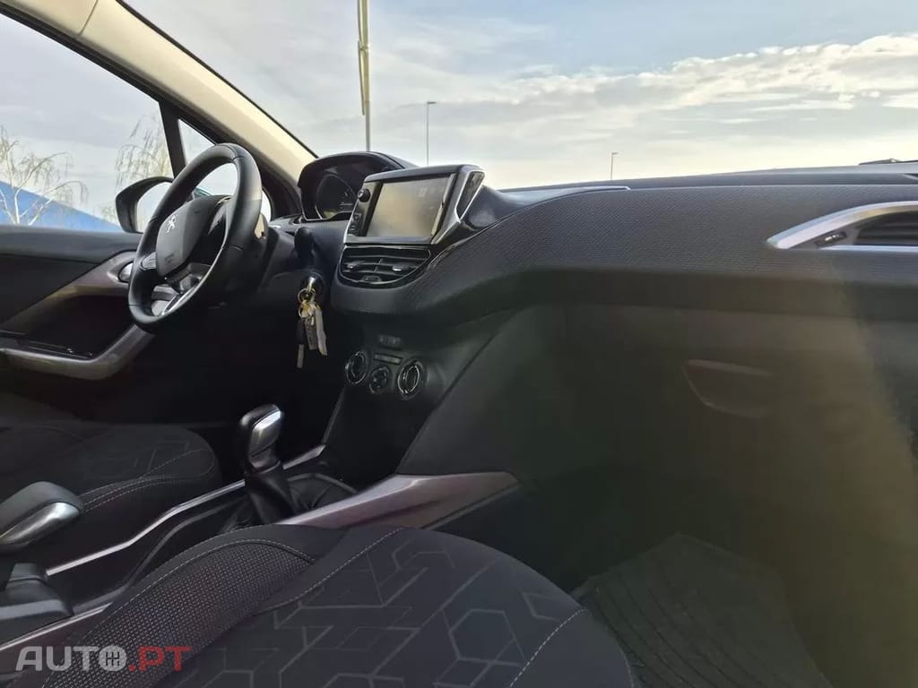 Peugeot 2008 1.2 PureTech Style