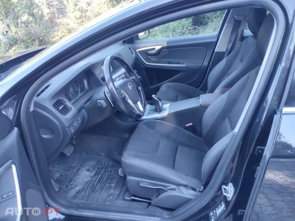 Volvo V60 2.0 D4 Momentum Eco Geartronic