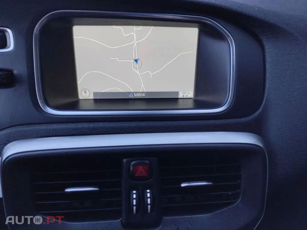 Volvo V40 2.0 D4 R-Design Summum