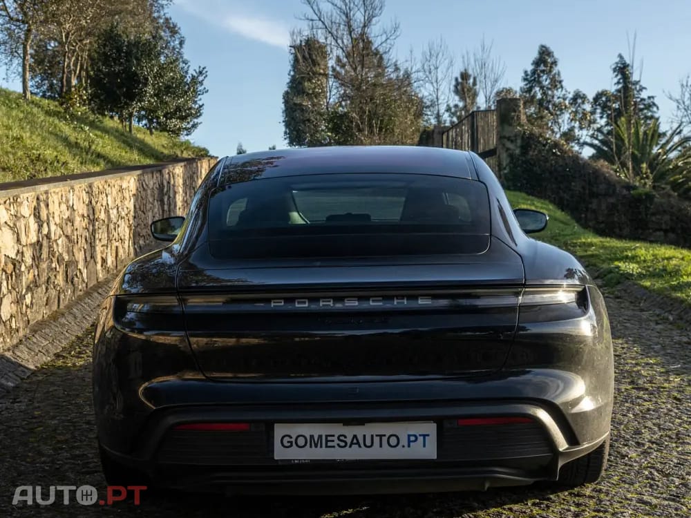 Porsche Taycan 4S
