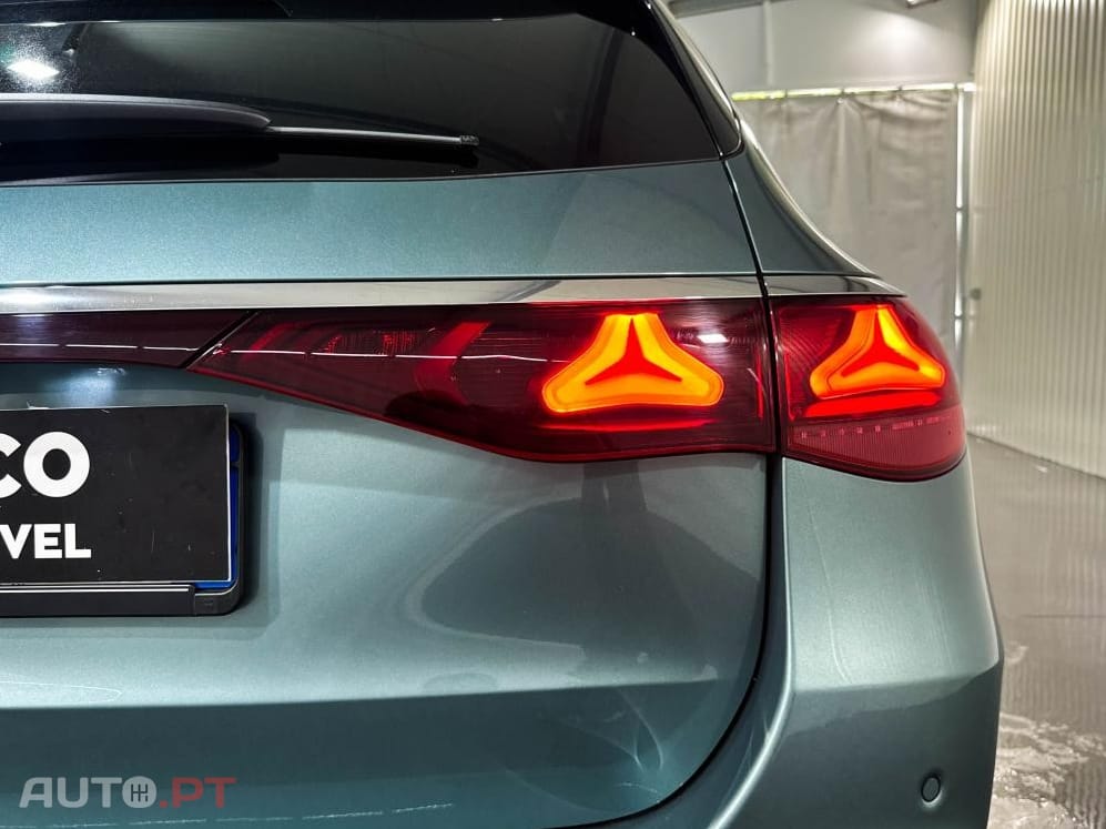 Mercedes-Benz E 300 de 4Matic 9G-TRONIC AMG Line