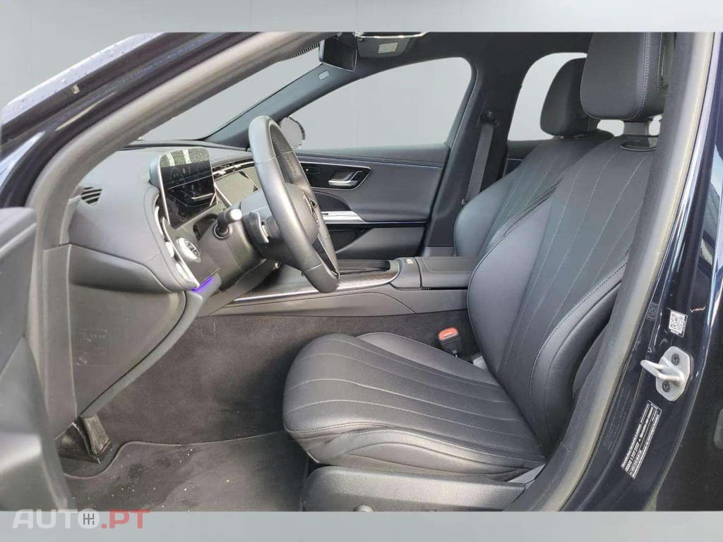 Mercedes-Benz E 220 d Station Avantgarde I.V.A DEDUTÍVEL 