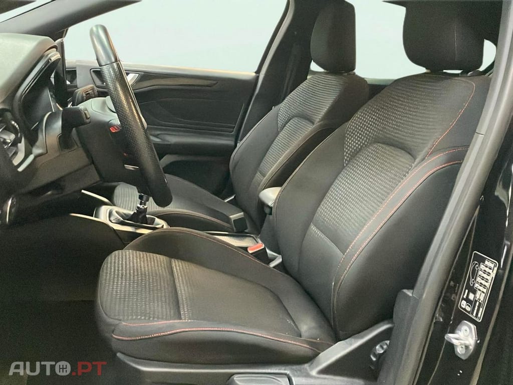 Ford Focus 1.0 EcoBoost MHEV ST-Line