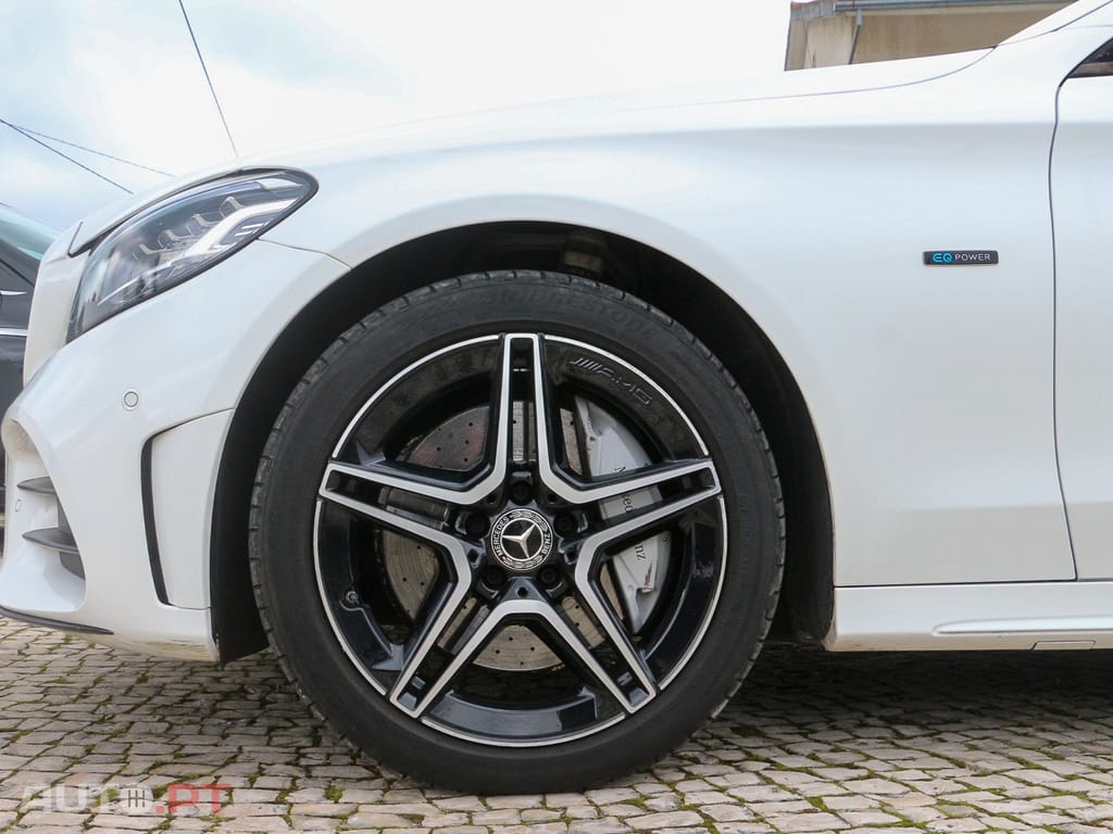 Mercedes-Benz C 300 de AMG Line