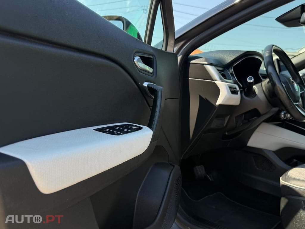 Renault Captur E-TECH 160 INTENS