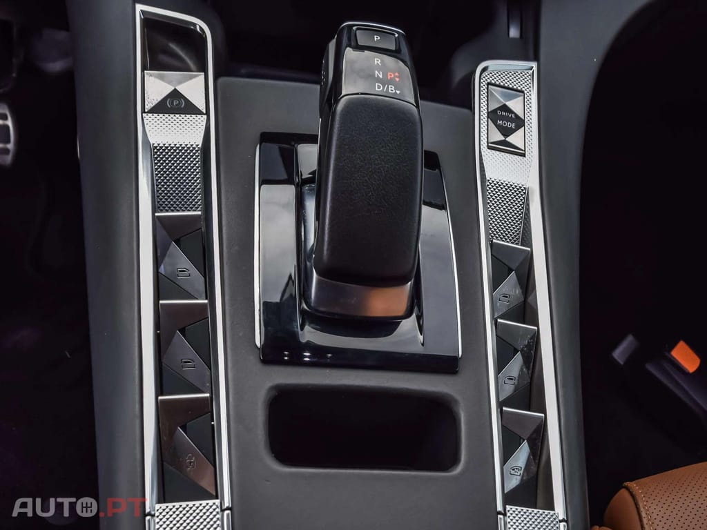 DS DS7 Crossback E-Tense 4x4 Opera EAT8