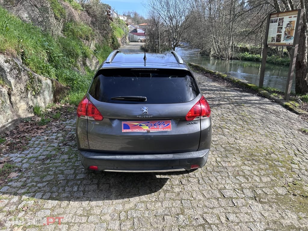Peugeot 2008 PureTech 100 Allure