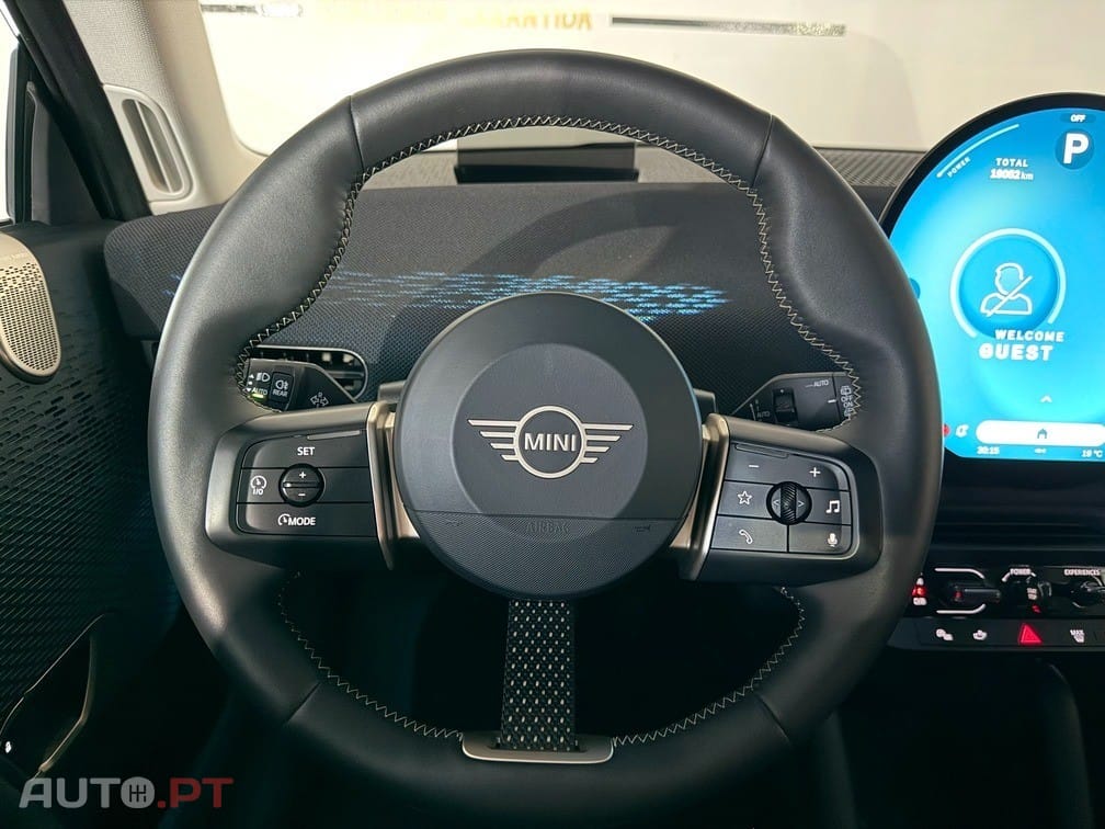 MINI Cooper Cooper E Favoured L