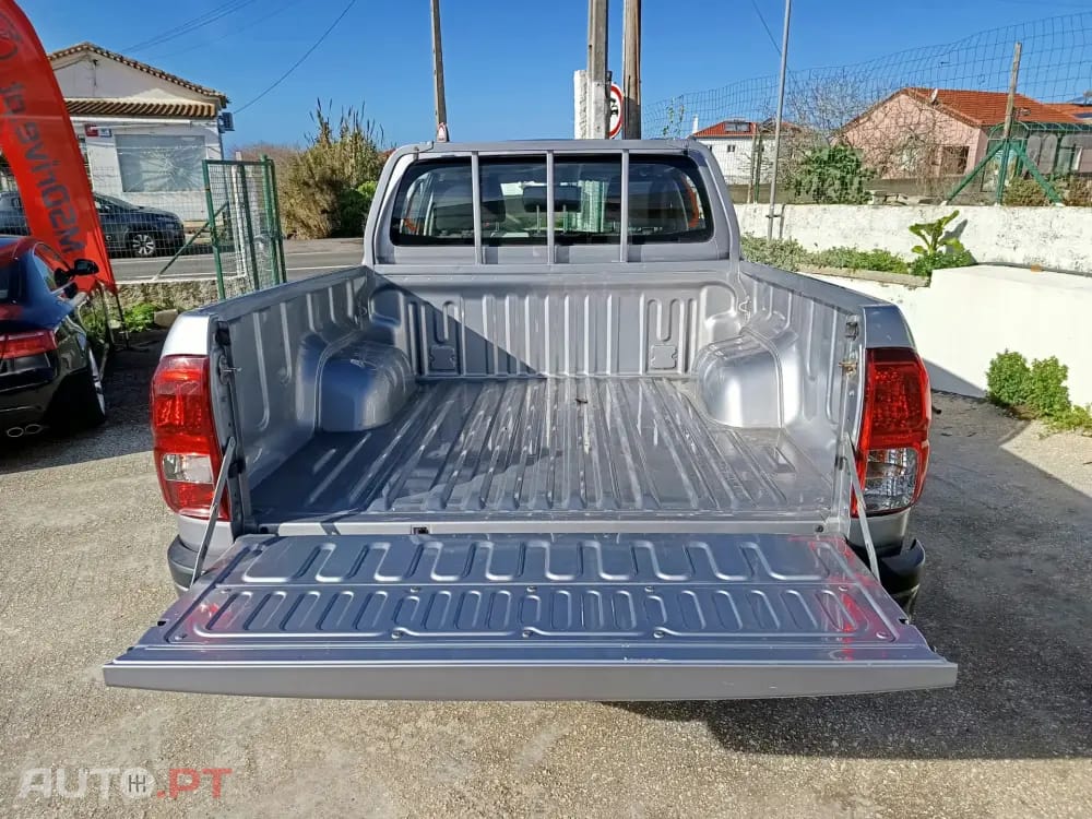 Toyota Hilux 2.4 D-4D 4WD Challenge