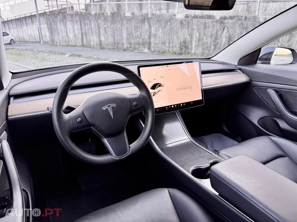 Tesla Model 3 Standard Range Plus RWD